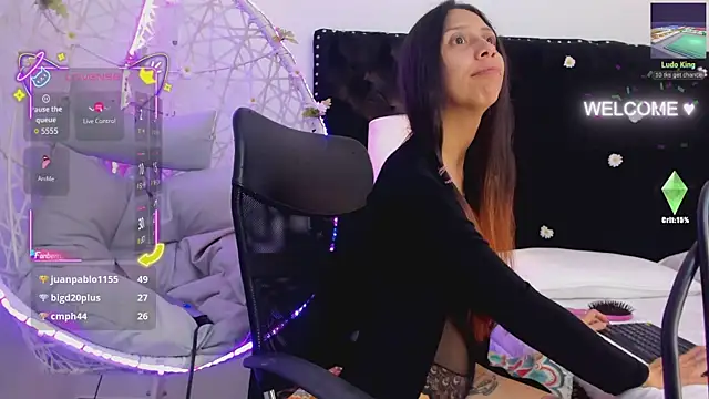 Snapshot of Goddess__Lilith chatting on 11-13-25, 02:54 Goddess Lilith online show from 11-13-25, 02:54