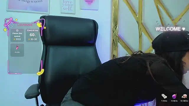 Snapshot of Goddess__Lilith chatting on 11-18-25, 02:50 Goddess Lilith online show from 11-18-25, 02:50