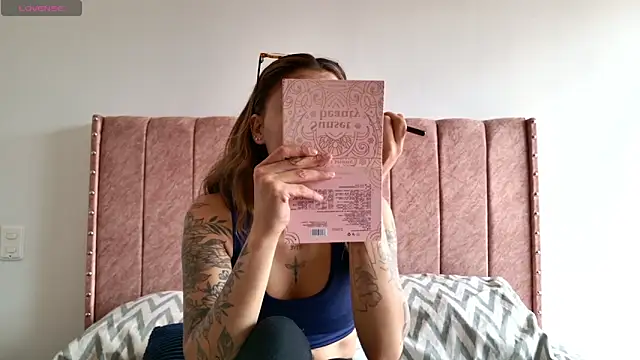 Emmy petit online show from 05-22-26, 05:07