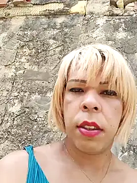 Snapshot of blondebitchlitle chatting on 02-05-25, 04:47 blondebitchlitle online show from 02-05-25, 04:47