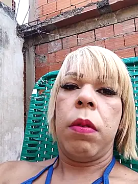 Snapshot of blondebitchlitle chatting on 02-27-25, 11:41 blondebitchlitle online show from 02-27-25, 11:41
