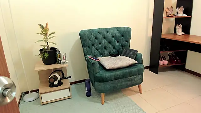 baker ella online show from 02-21-25, 03:01