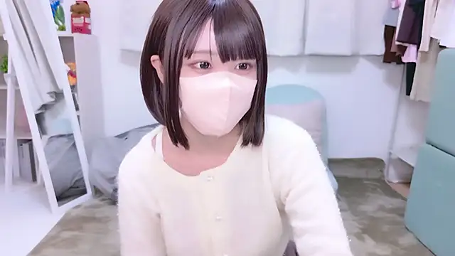 Snapshot of aki_zzz chatting on 10-18-25, 03:31 aki zzz online show from 10-18-25, 03:31