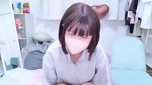 Snapshot of aki_zzz chatting on 02-15-26, 10:06 aki zzz online show from 02-15-26, 10:06