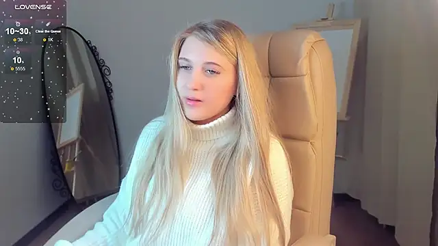 Snapshot of Evacadooo chatting on 01-05-25, 02:38 Evacadooo online show from 01-05-25, 02:38