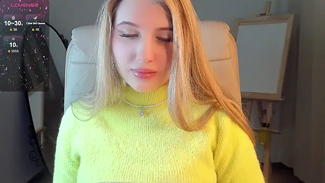 Snapshot of Evacadooo chatting on 01-16-25, 02:41 Evacadooo online show from 01-16-25, 02:41