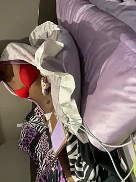 Snapshot of iveedie017 chatting on 03-22-26, 05:44 iveedie017 online show from 03-22-26, 05:44