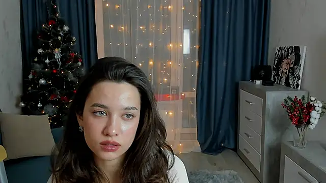 Snapshot of EmeliaReaper chatting on 02-17-25, 01:04 EmeliaReaper online show from 02-17-25, 01:04