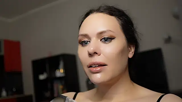 MollyCheiz online show from 12-12-24, 06:47