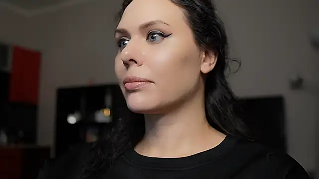 MollyCheiz online show from 12-22-24, 02:17