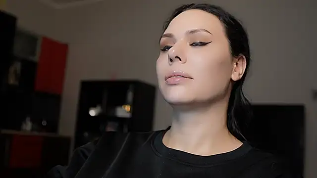 MollyCheiz online show from 12-23-24, 10:12