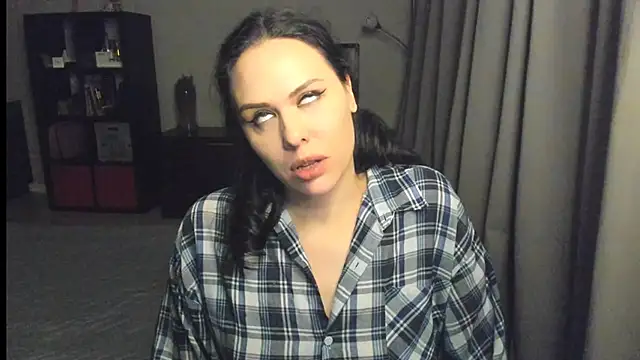 MollyCheiz online show from 01-17-25, 08:22