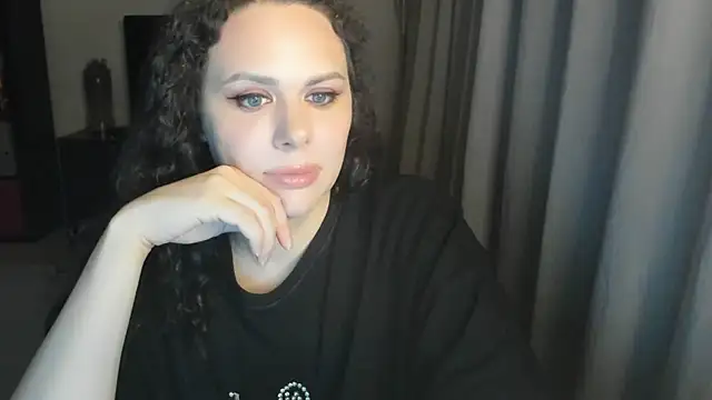 MollyCheiz online show from 06-26-26, 10:03