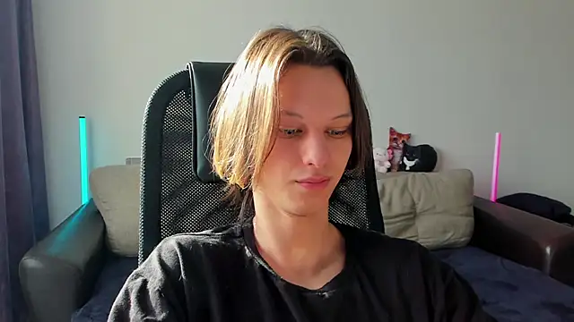 Ostin meow online show from 04-21-26, 10:54