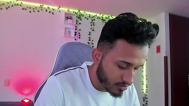 Raf brunette online show from 12-27-24, 02:43