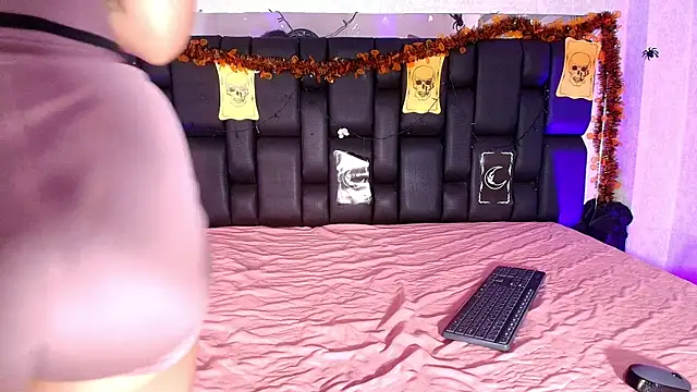 canela oss online show from 10-20-25, 11:54