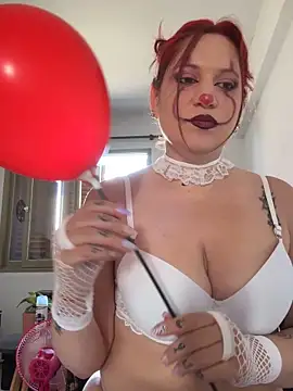 Snapshot of Macadiez10 chatting on 10-31-25, 04:41 Macadiez10 online show from 10-31-25, 04:41