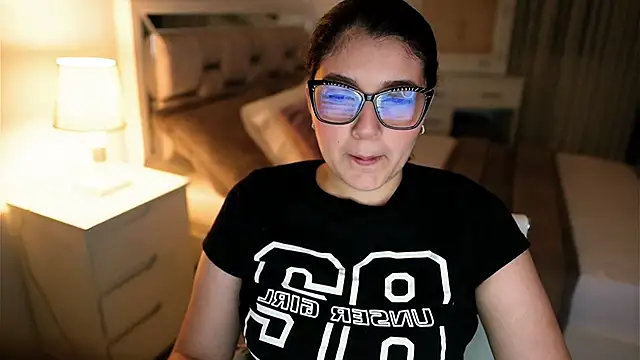 Camilaa bueno online show from 10-19-25, 11:49