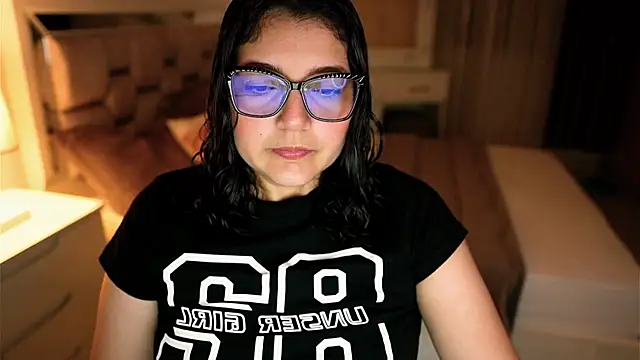 Camilaa bueno online show from 11-05-25, 12:21