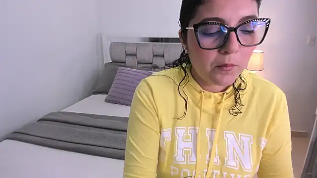Camilaa bueno online show from 04-08-26, 11:16