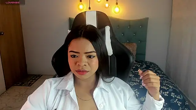 Any topless online show from 02-22-25, 12:08