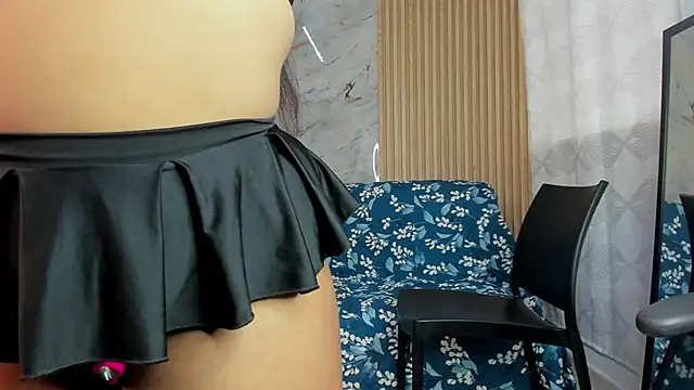 Any topless online show from 11-25-25, 11:10