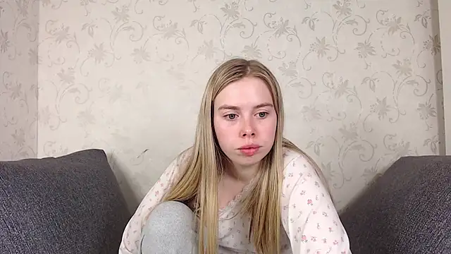 sofiaa here online show from 03-23-26, 12:14