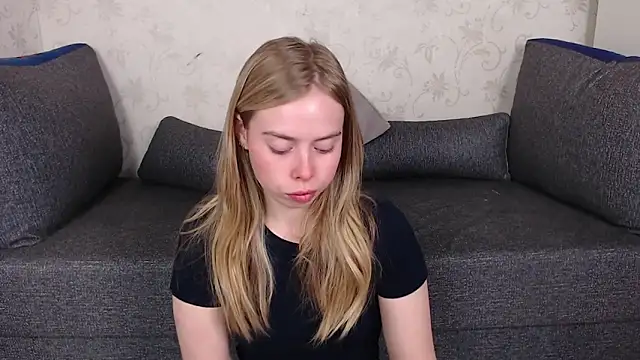 Snapshot of sofiaa_here chatting on 05-14-26, 12:17 sofiaa here online show from 05-14-26, 12:17