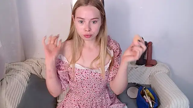 Snapshot of sofiaa_here chatting on 06-10-26, 12:11 sofiaa here online show from 06-10-26, 12:11