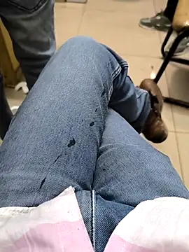 Snapshot of faaseel chatting on 02-19-25, 07:28 faaseel online show from 02-19-25, 07:28