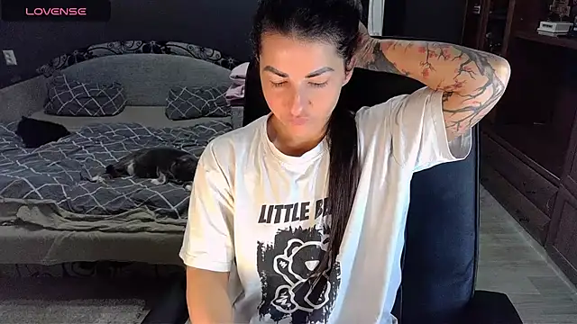 Aria Dl online show from 01-23-25, 12:41