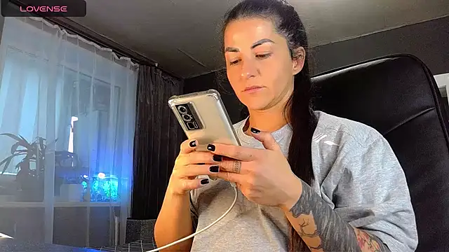 Aria Dl online show from 01-28-25, 12:43