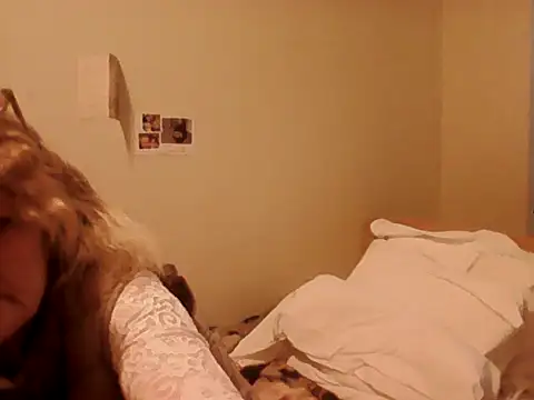 housewife shantie online show from 03-06-26, 07:49