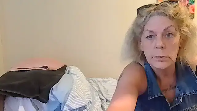 housewife shantie online show from 05-07-26, 11:48