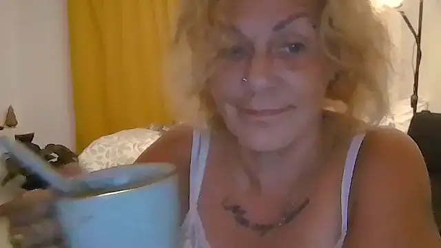 housewife shantie online show from 07-20-26, 11:40