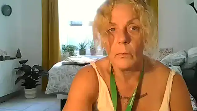 housewife shantie online show from 07-21-26, 11:45