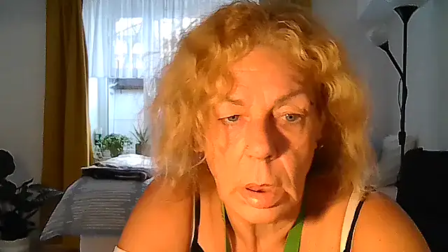 housewife shantie online show from 07-23-26, 06:44