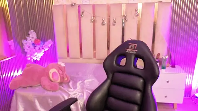 Snapshot of Andy_tay1 chatting on 12-01-25, 03:44 Andy tay1 online show from 12-01-25, 03:44