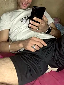 Snapshot of LOOLOOO123123 chatting on 11-30-25, 03:43 LOOLOOO123123 online show from 11-30-25, 03:43