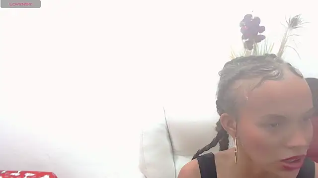 lulu 25  online show from 12-16-24, 02:04