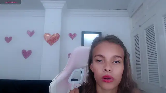 lulu 25  online show from 12-28-24, 04:51