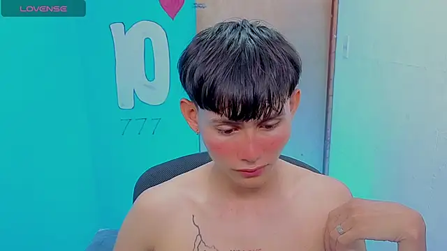 tanjiro cute online show from 04-21-26, 02:51