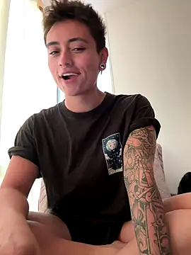 Snapshot of Chriss_gomez2 chatting on 09-28-25, 10:37 Chriss gomez2 online show from 09-28-25, 10:37