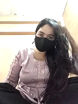 Magical Girl- online show from 10-08-25, 03:37