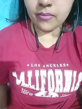 Love-Veronica online show from 05-18-26, 06:25