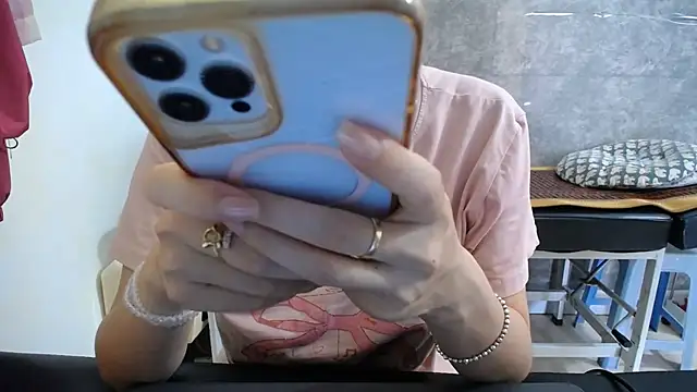 HotQueen online show from 06-01-26, 02:13