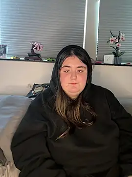 hotiee online show from 03-23-26, 03:49