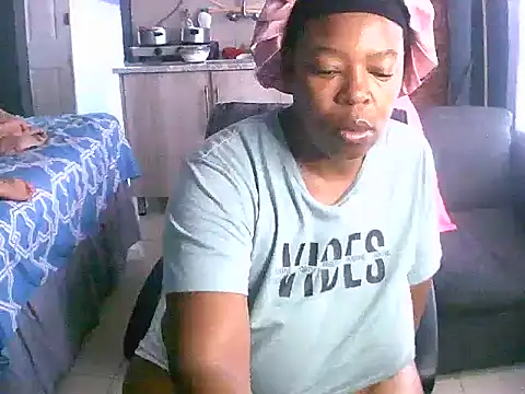 curvyloneah75 online show from 12-22-24, 06:28