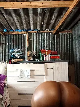 Snapshot of curvyloneah75 chatting on 01-17-26, 10:42 curvyloneah75 online show from 01-17-26, 10:42