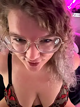 CurvyAnonymousGirl89 online show from 11-08-25, 09:09